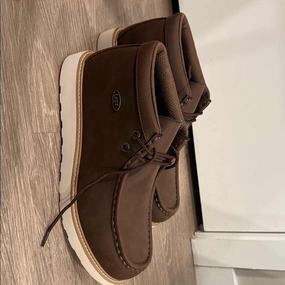 Clarks Rich Brown Chukka Boots